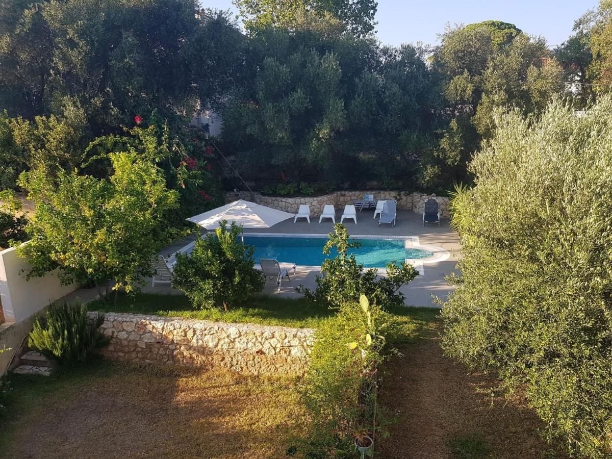 Koxyli Studios & Apartments Kaligata Bagian luar foto