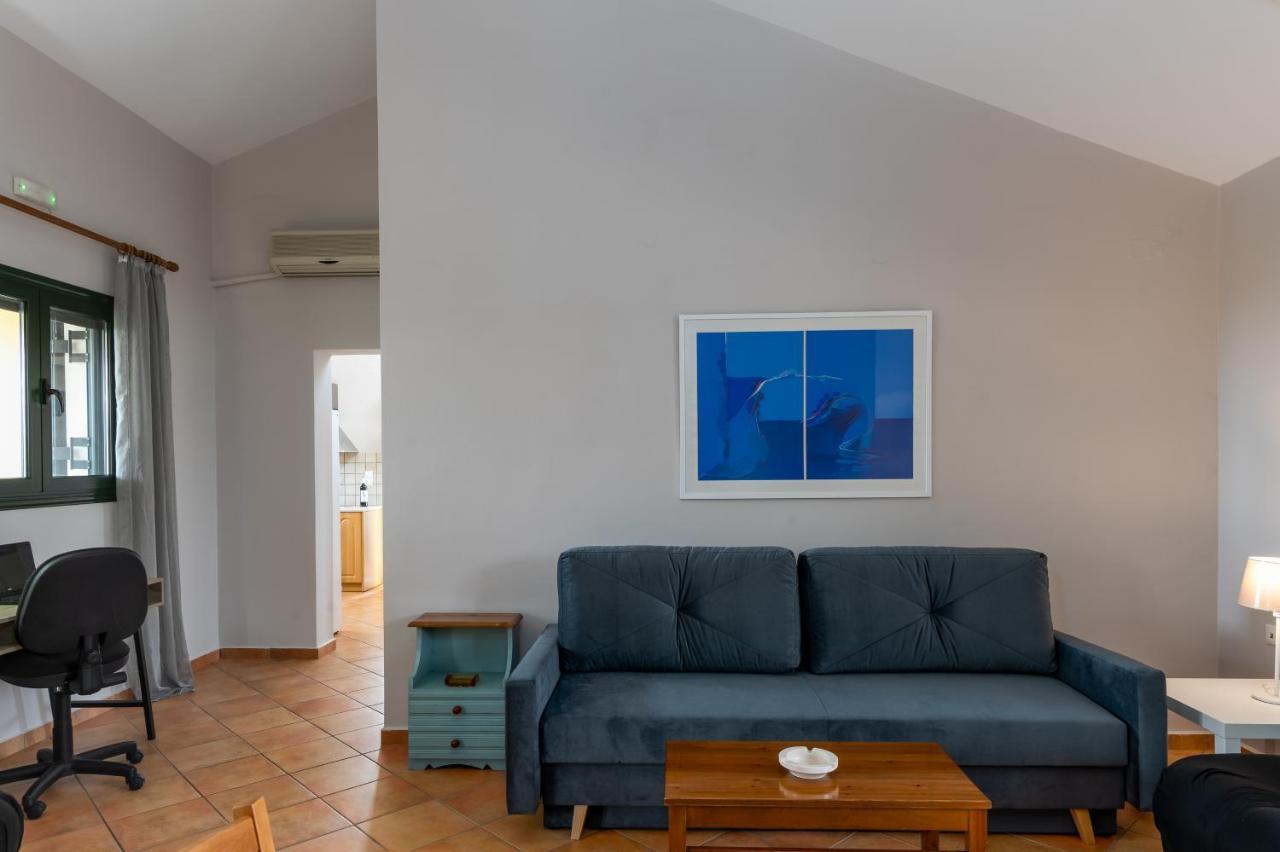 Koxyli Studios & Apartments Kaligata Bagian luar foto