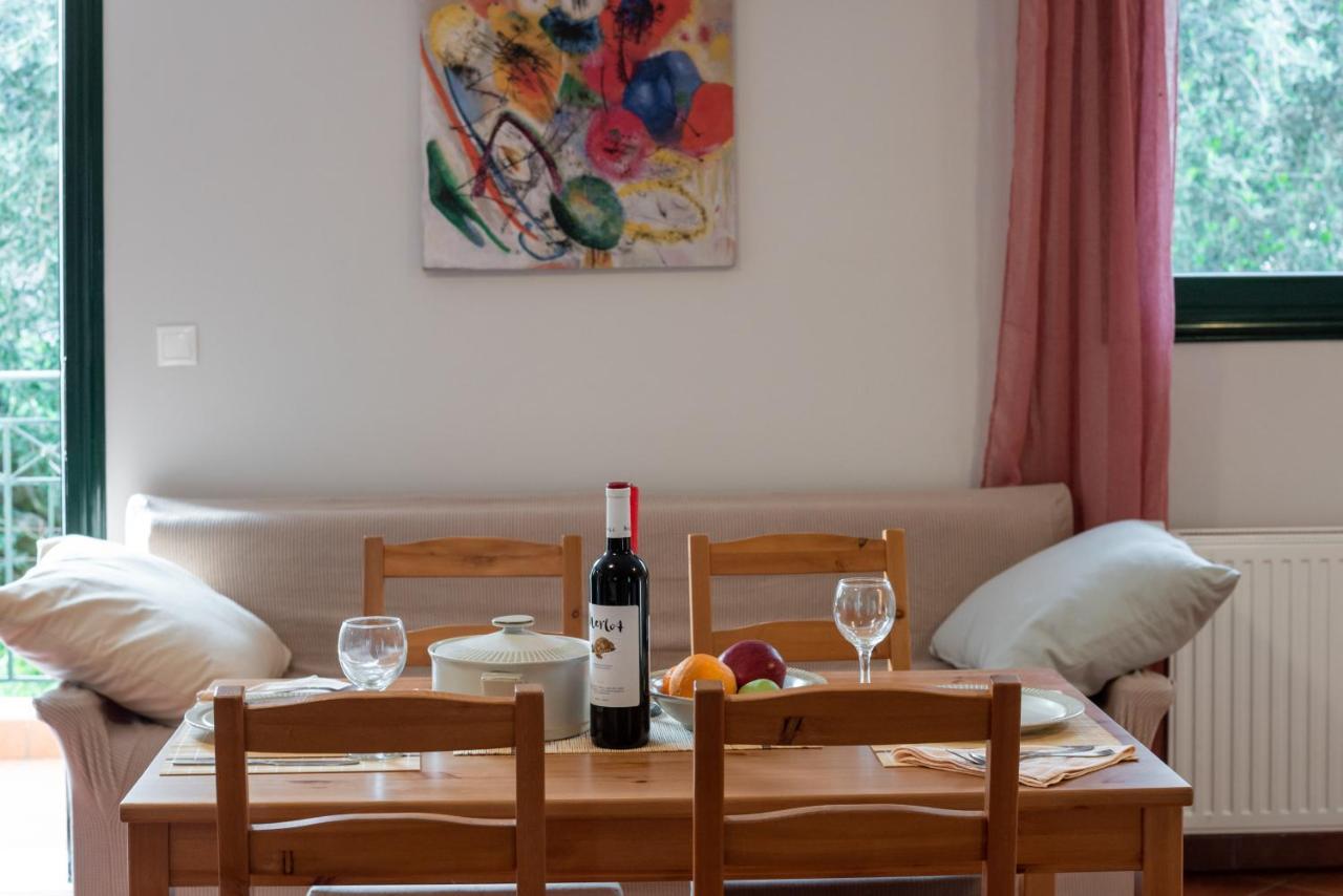Koxyli Studios & Apartments Kaligata Bagian luar foto