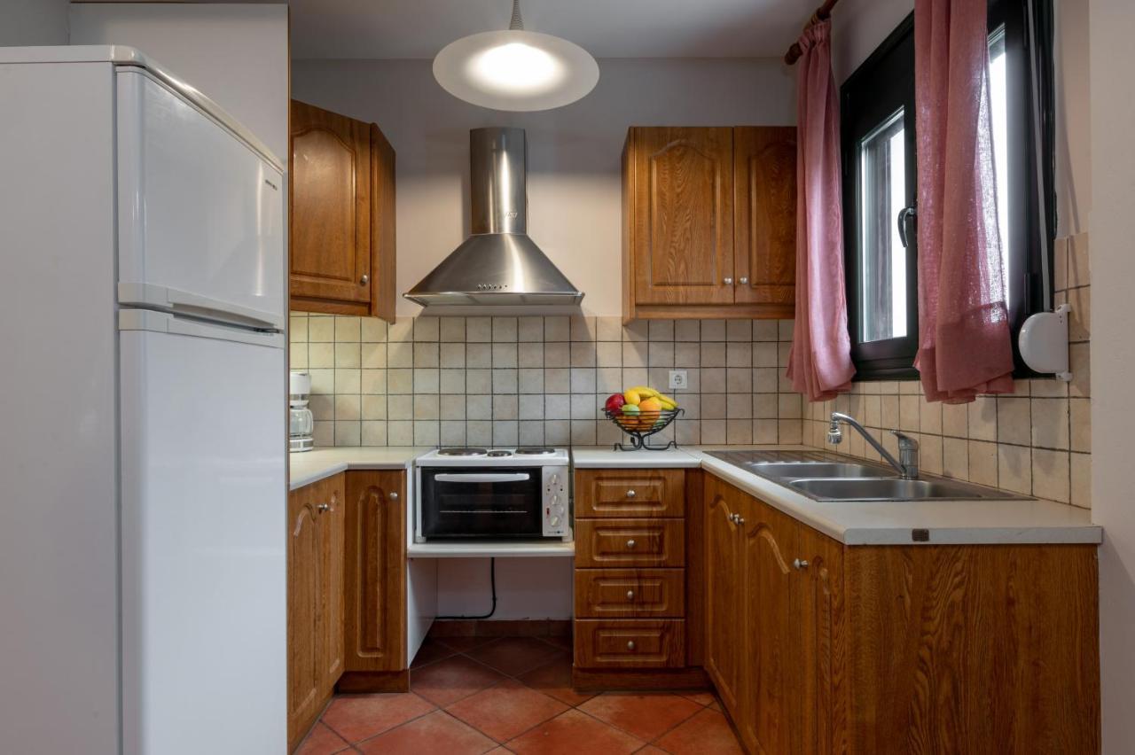 Koxyli Studios & Apartments Kaligata Bagian luar foto