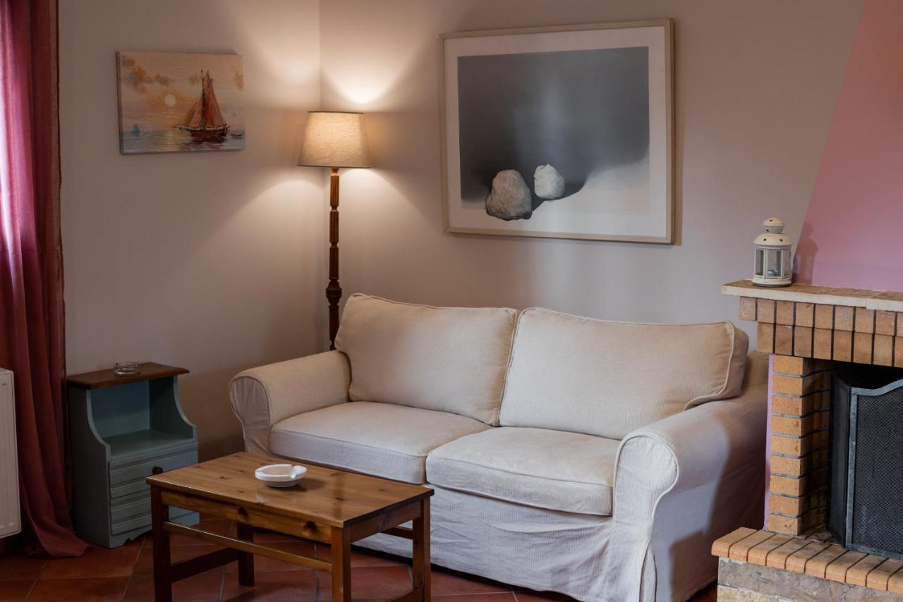 Koxyli Studios & Apartments Kaligata Bagian luar foto