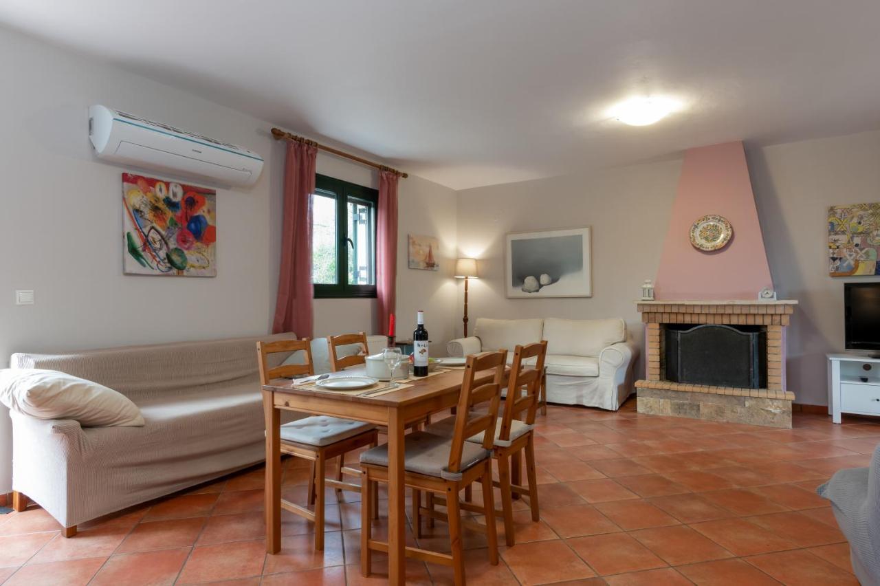 Koxyli Studios & Apartments Kaligata Bagian luar foto