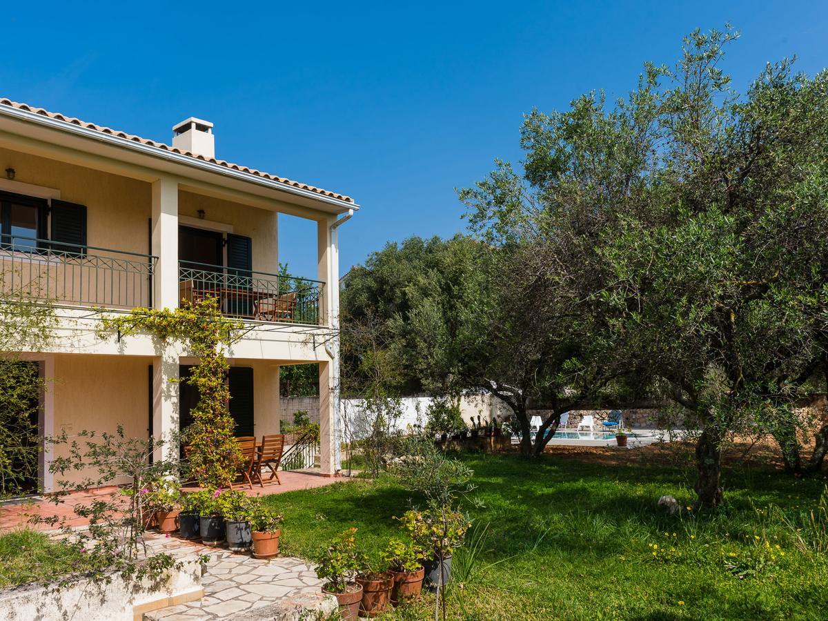 Koxyli Studios & Apartments Kaligata Bagian luar foto